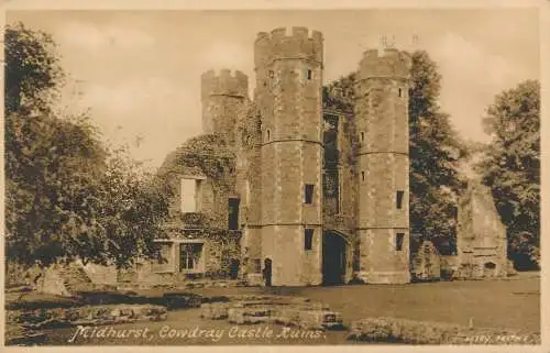 PC74375 Midhurst. Ruinen von Cowdray Castle. Frith. 1941