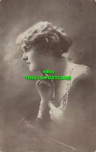 R604900 Frauenporträt. Postkarte. 1926