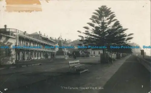 R032410 Die Parade Napier F.G.R. Frank Duncan. RP. B. Hopkins