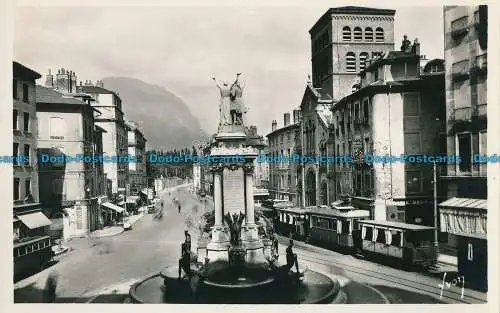 R033582 Grenoble. Place Notre Dame. Yvon. Nr. 1610