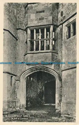 R032690 Titchfield Abbey. N. Seite des Garehouse. Krone