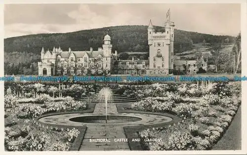 R032984 Balmoral Castle and Gardens. Weiß. Das Beste von allem. RP