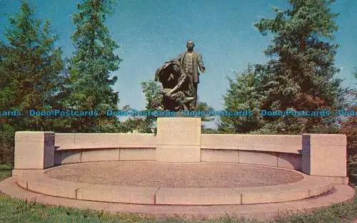 R035276 Denkmal auf dem Campus des Tuskegee-Instituts