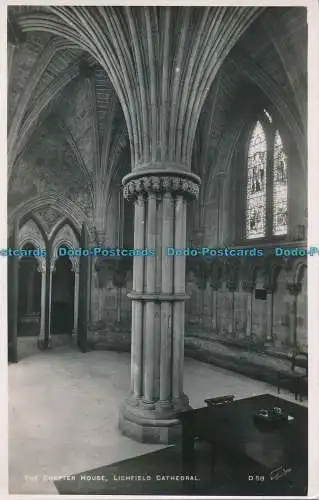 R000910 Das Kapitelhaus. Lichfield Cathedral. Walter Scott. Nr. D58. RP