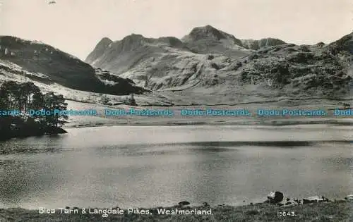 R000649 Blea Tarn und Langdale Pikes. Westmorland. RP