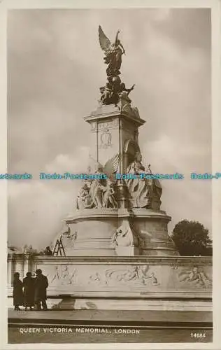 R002759 Queen Victoria Memorial. London. RP