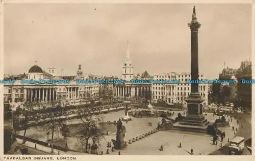 R003524 Trafalgar Square. London. Nelsons Monument