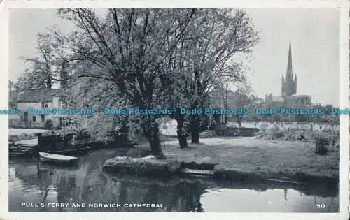 R002688 zieht Fähre und Norwich Cathedral. 1961