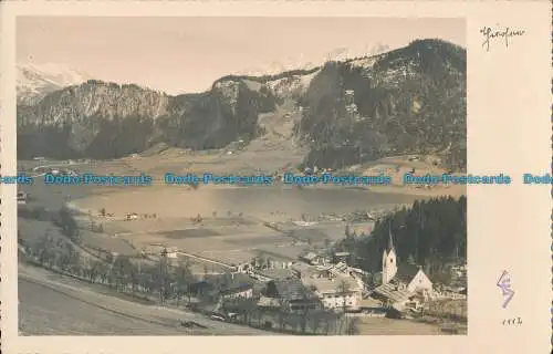 R013061 Alte Postkarte. Berge und kleines Dorf. E. Sagt