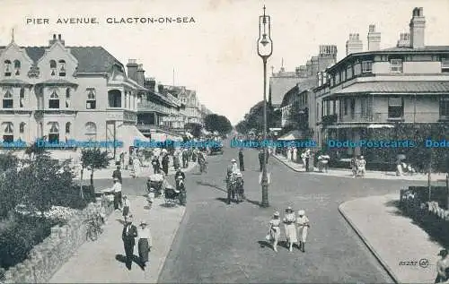 R036007 Pier Avenue. Clacton auf See. Valentinstag. Bromoton