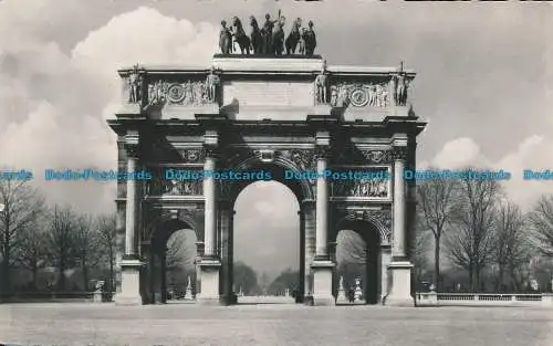 R036683 Paris. Der Triumphbogen des Karussells. 1956