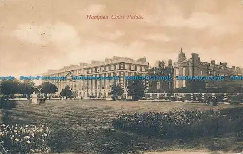 R048980 Hampton Court Palace. 1908