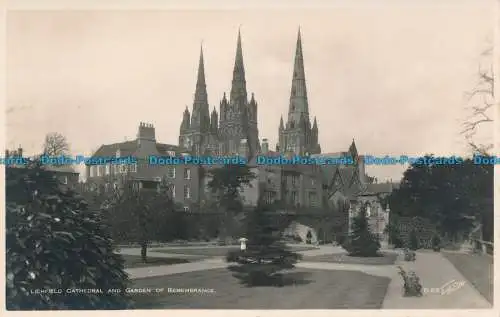 R049092 Lichfield-Kathedrale und Gedenkgarten. Walter Scott. RP