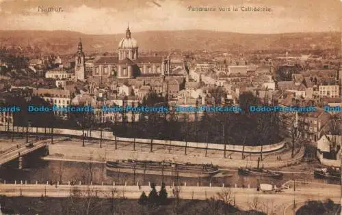 R060820 Namur. Panorama zur Kathedrale. B. Hopkins