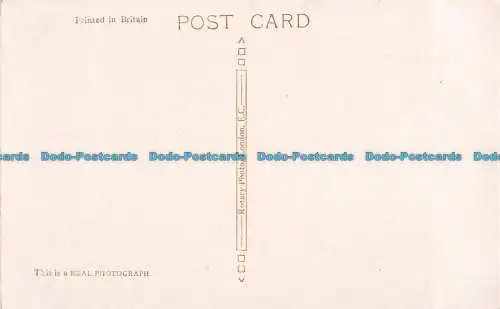 R062530 Alte Postkarte. Frau und Mann. Drehbar. RP