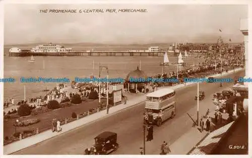 R062696 Die Promenade und der zentrale Pier. Morecambe. RP