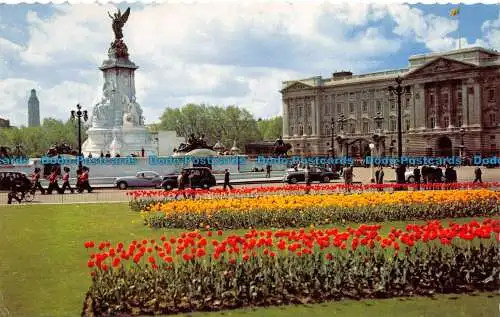 R063696 Buckingham Palace. London