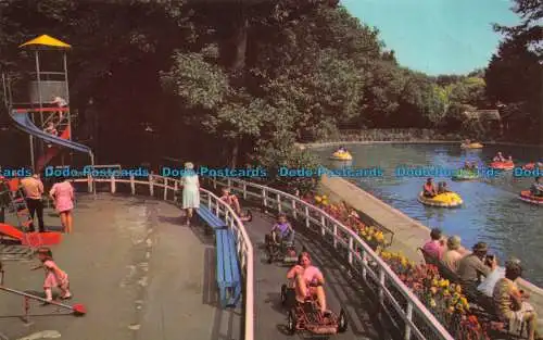 R063103 Kinderspielplatz. Pedal Go Cart Spur und Bootspool. Hotham Park.