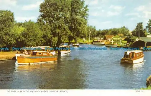 R063844 Der Fluss Bure von der Wroxham Bridge. Norfolk Broads. Jarrold. RP