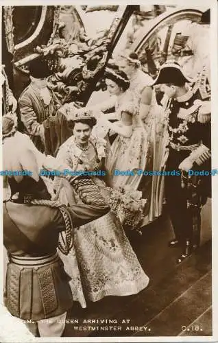 R063899 Die Königin kommt in der Westminster Abbey an. Valentinstag. RP