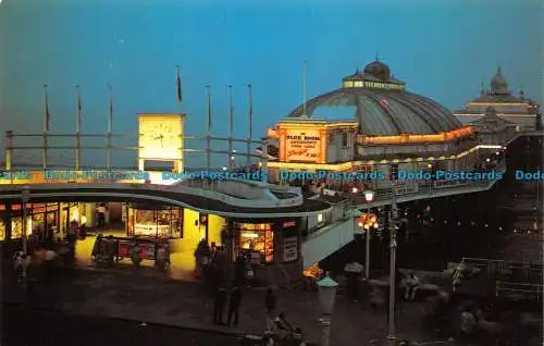 R065075 Der Pier. Eastbourne bei Nacht. Fotopräzision