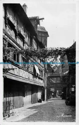 R074181 Straßburg. Der Hof des Raben. Kamera. RP