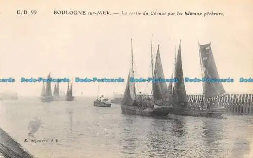 R076760 Boulogne sur Mer. Der Ausgang des Chenal durch die Fischwale. E. Dejon