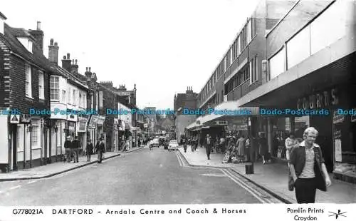 R077043 Dartford. Arndale Center und Trainer und Pferde. Pamlin Prints