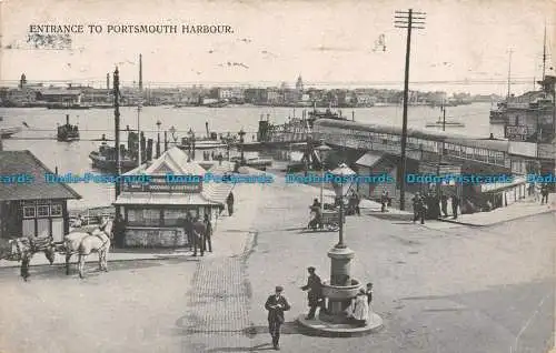 R078228 Eingang zum Hafen von Portsmouth