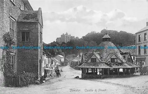 R078676 Dunster. Schloss und Straße. Cooper Taunton Montague