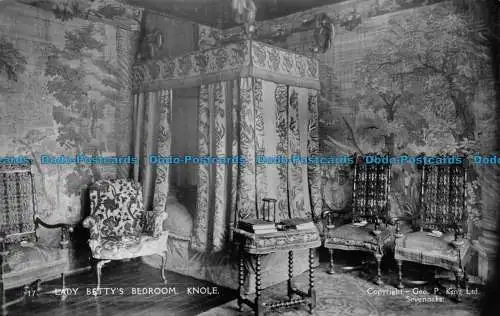 R078550 Schlafzimmer Dame Bettys. Knole. Geo. P. King