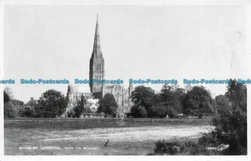 R079547 Kathedrale von Salisbury von den Wiesen. Walter Scott