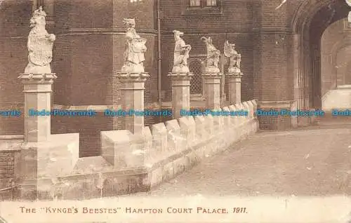 R080290 Die Kiefernbienen. Hampton Court Palace. 1911. Das Morland Studio. J. S