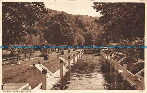 R079835 Cookham Lock. Maidenhead. 1948