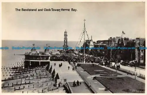 R080738 Der Armbandstand und der Uhrturm. Herne Bay. RP