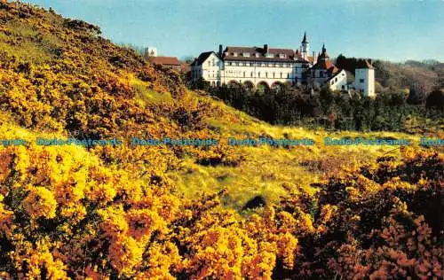 R082059 Caldey Abbey vor Tenby. Gefärbt. Fotopräzigkeit. 1982