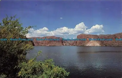 R082566 Canyon Lake. 2 Meilen von Tortilla Flat Arizona entfernt. Norman