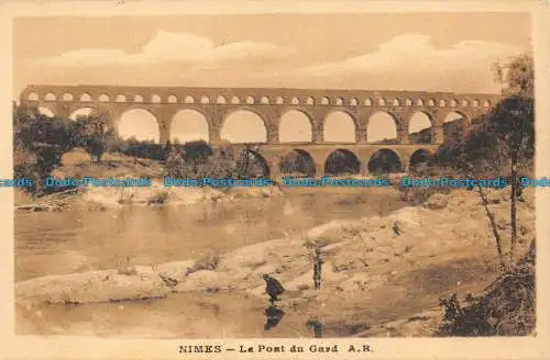 R084019 Nimes. Die Pont du Gard. A.R