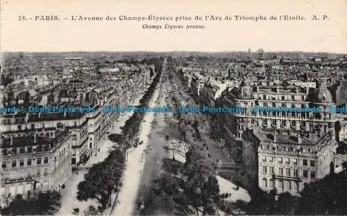 R085697 Paris. LAvenue des Champs Elysess, gefangen vom Arc de Triomphe de lEoile. A