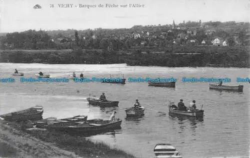 R085731 Vichy. Fischerboote auf Allier. Photomechanik