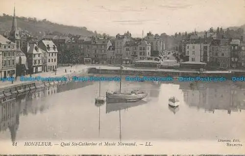 R038516 Honfleur. Quai St. Catherine und Musee Normand. LL. Nr. 41. B. Hopkins