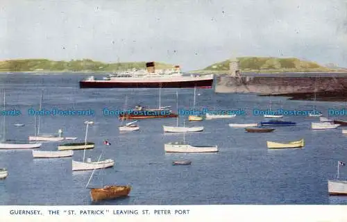 R040060 Guernsey Der St. Patrick verlässt den Hafen von St. Peter. Photochrom