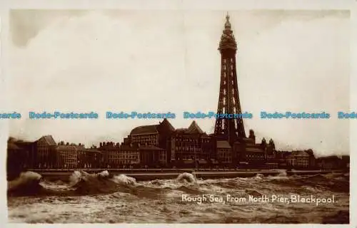 R041163 Raues Meer vom North Pier. Blackpool. RP