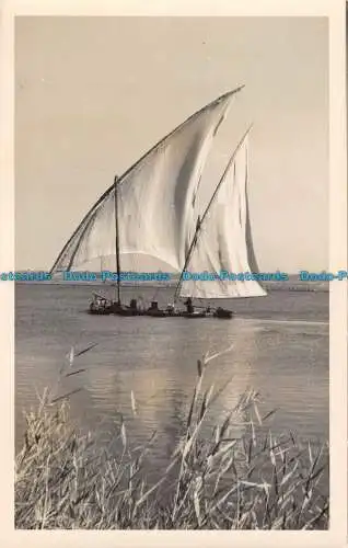 R085552 Yacht. Alte Fotografie. Unbekannter Ort. Postkarte