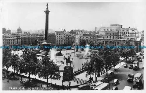 R085560 Trafalgar Square. London. Valentinstag. RP