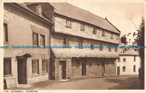 R086200 Das Kloster. Dunster. Lachs