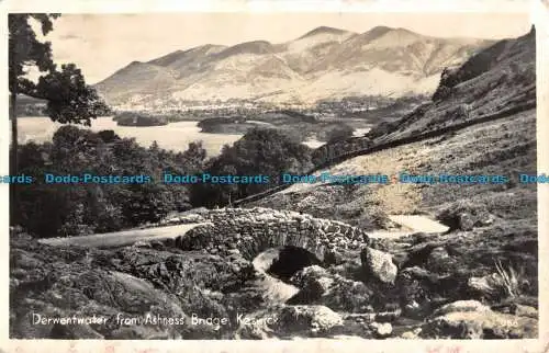 R087413 Derwentwater von Ashness Bridge. Keswick. Webster. Helvellyn House. RP.