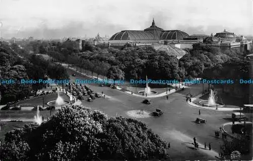 R087107 Paris. Le Rond Point des Champs Elysees. Globe