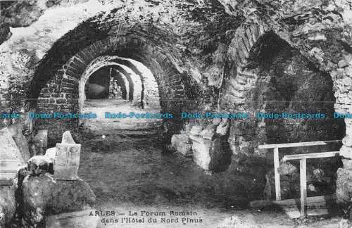 R089244 Arles. Das Forum Romanum im Hotel du Nord Pinus