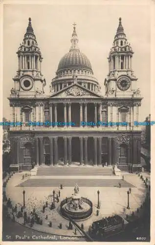 R090135 St. Pauls Kathedrale. London. 4802. Lachs. RP